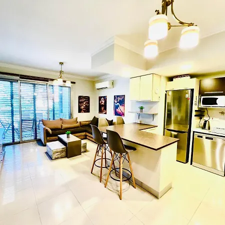 Nuna 102 Apartment
